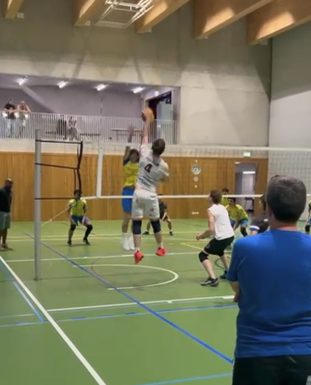 Un’azione della sfida tra Volley Caslano e SAG Gordola